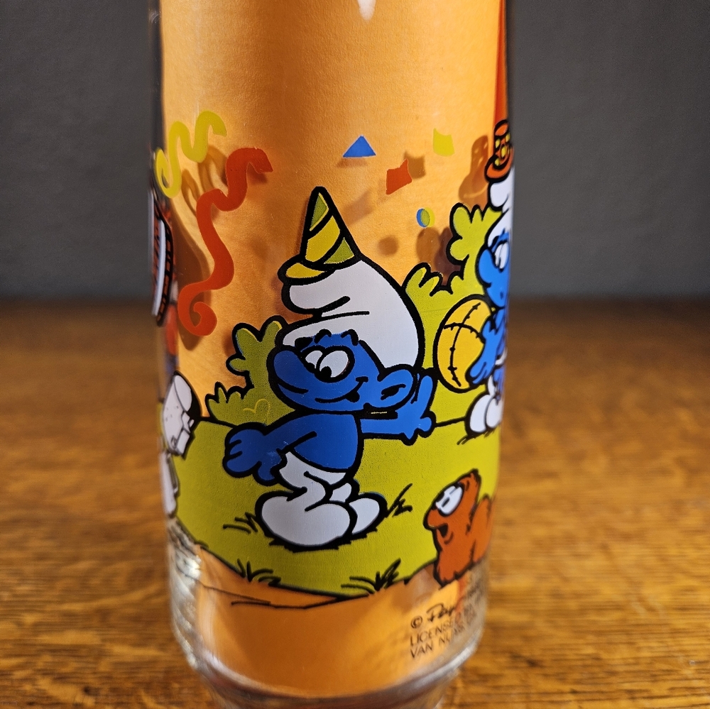 Clumsy Smurf Glass 1983 - Picture 4 of 9